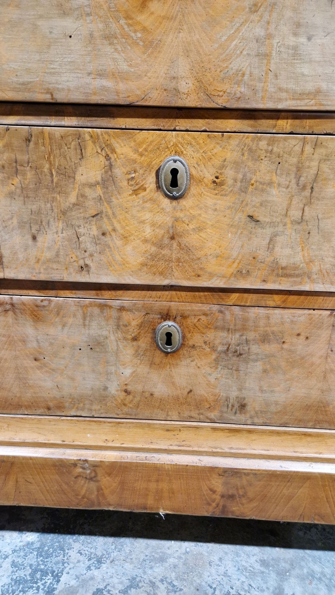 Empire-style walnutwood secretaire a abattant with ovolo cornice, ogee-fronted frieze drawer above - Image 17 of 47