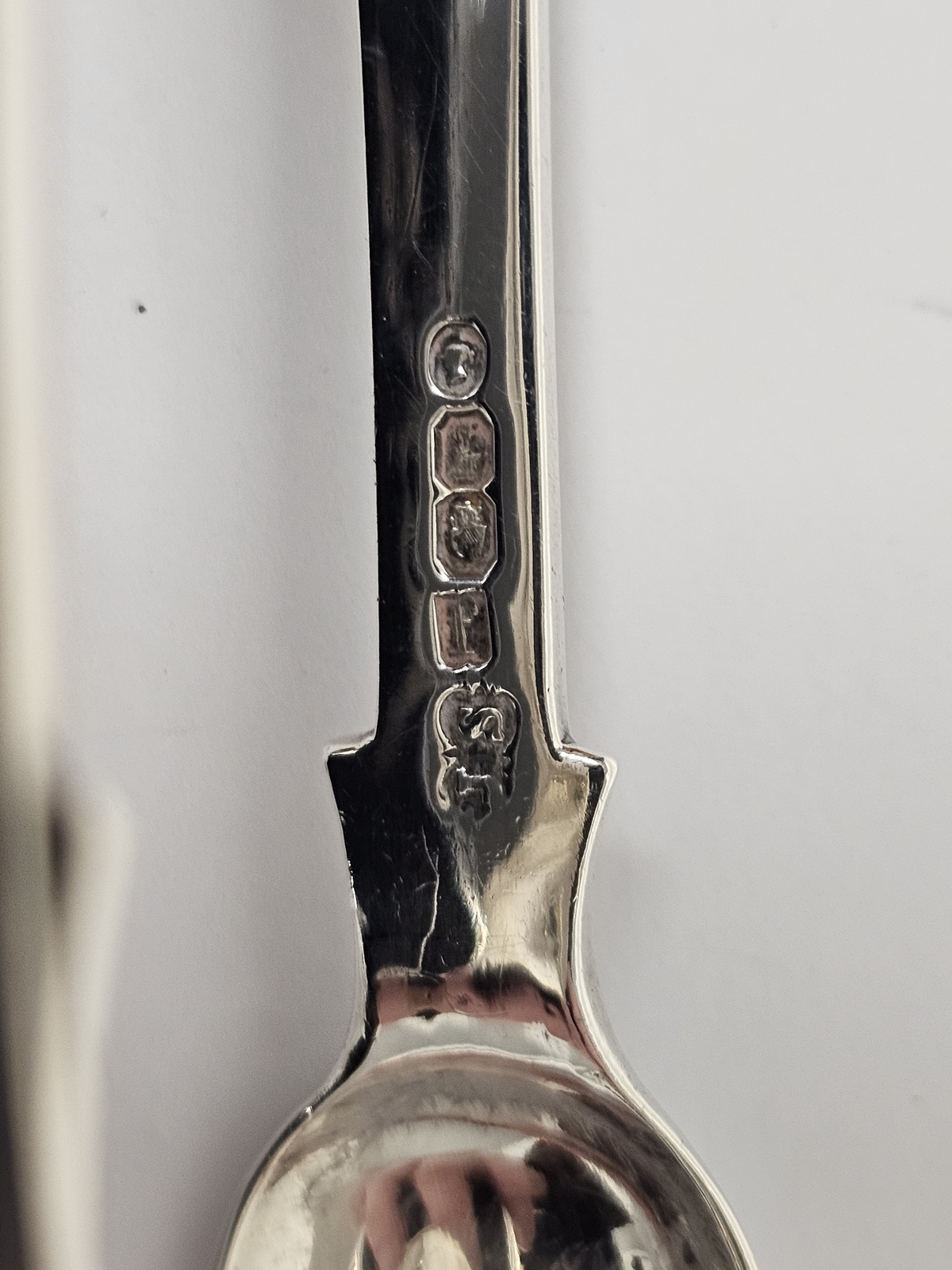 Pair Irish silver sugar tongs, kings pattern, Dublin 1851, makers John Smyth (or Smith), 3oz - Image 2 of 15