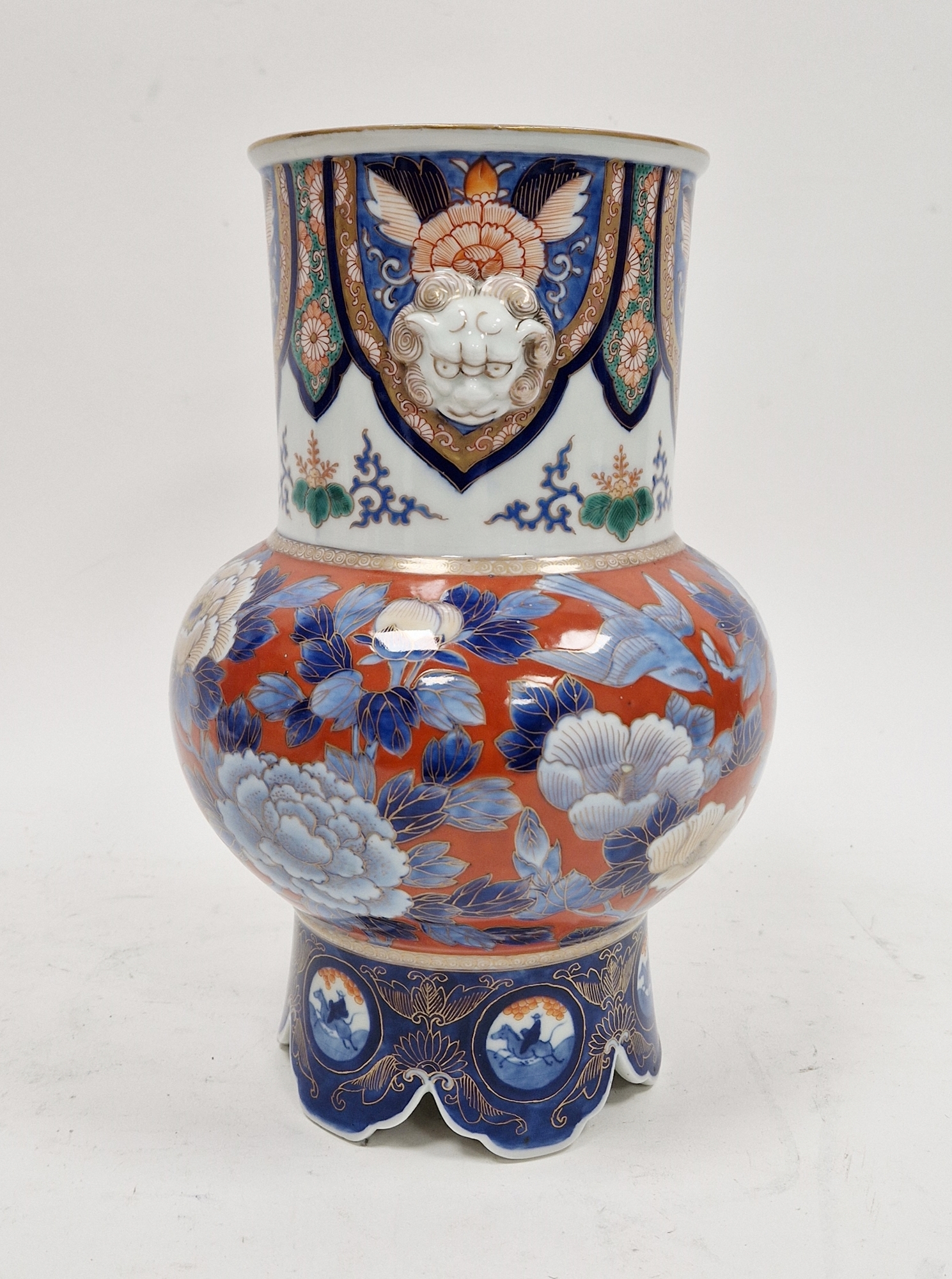 20th century Japanese imari vase, four-character mark in underglaze blue to base, painted with - Image 2 of 13