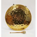 Brass gong with a shammy leather beater, diameter 36.5cm Condition Report Diameter 36.5cm