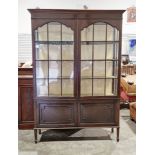 Large late 19th/early 20th century mahogany display cabinet with two glazed doors opening to