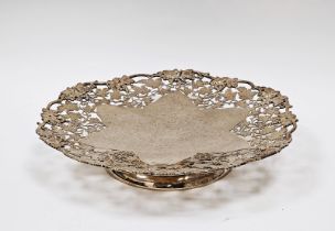 Silver pedestal dish by Atkin Bros, Sheffield 1929 of shaped circular form, the moulded and