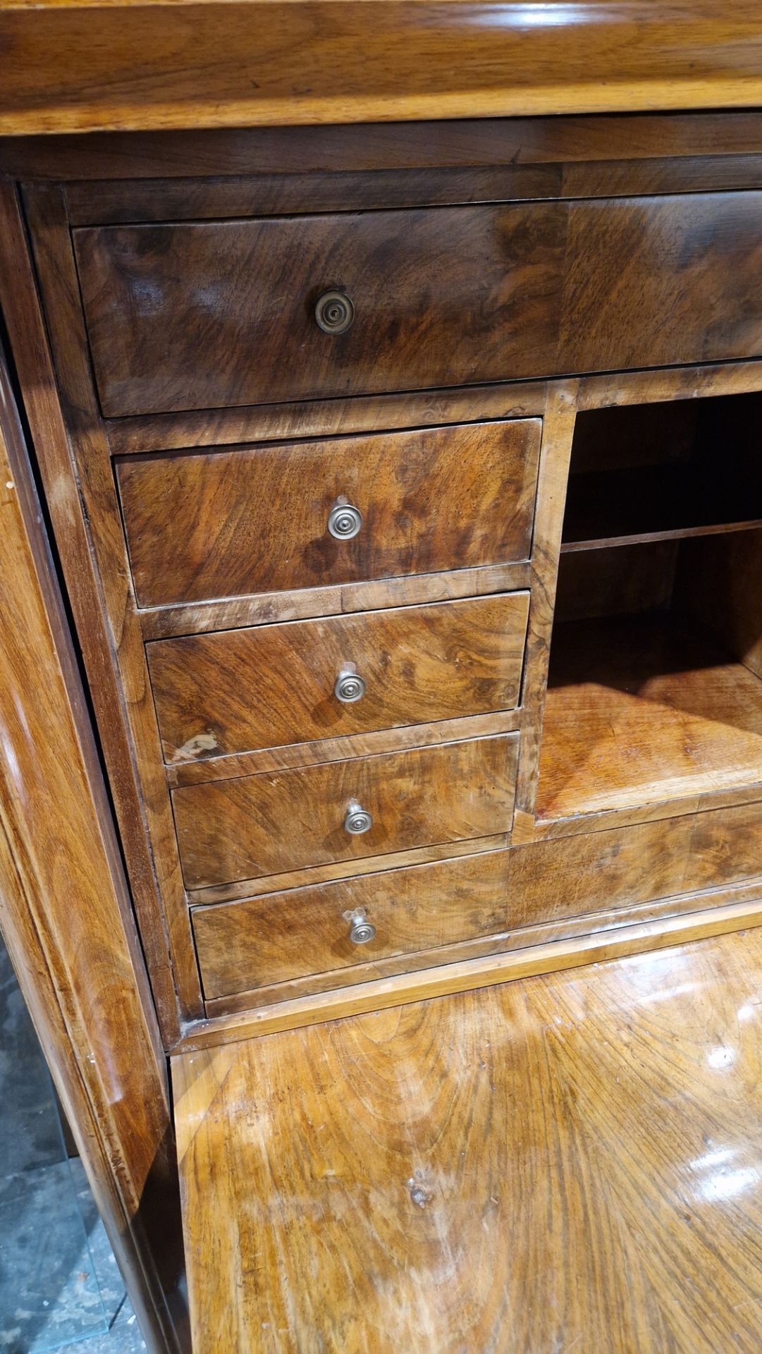 Empire-style walnutwood secretaire a abattant with ovolo cornice, ogee-fronted frieze drawer above - Image 37 of 47