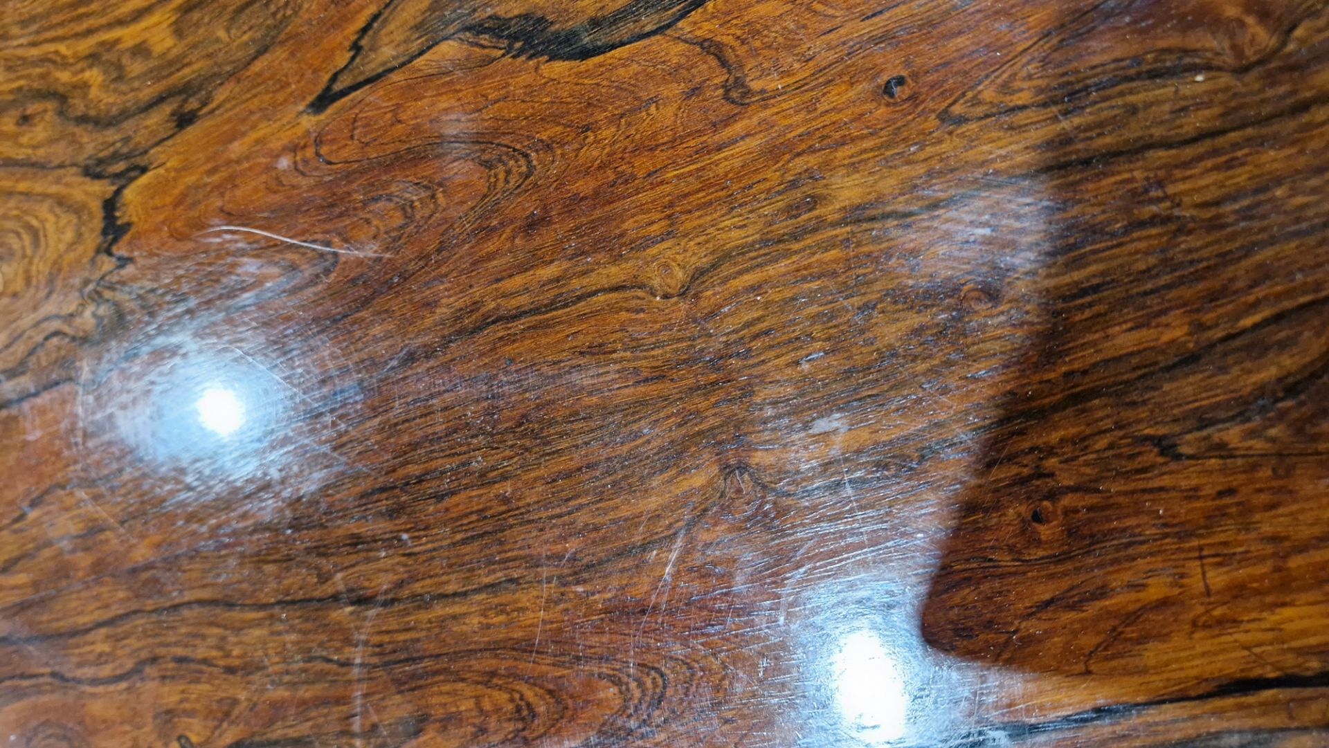 Large early Victorian rosewood tilt-top dining table of circular form, with carved floral central - Image 5 of 30