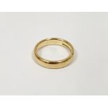 18ct gold wedding band, 5g approx., size K