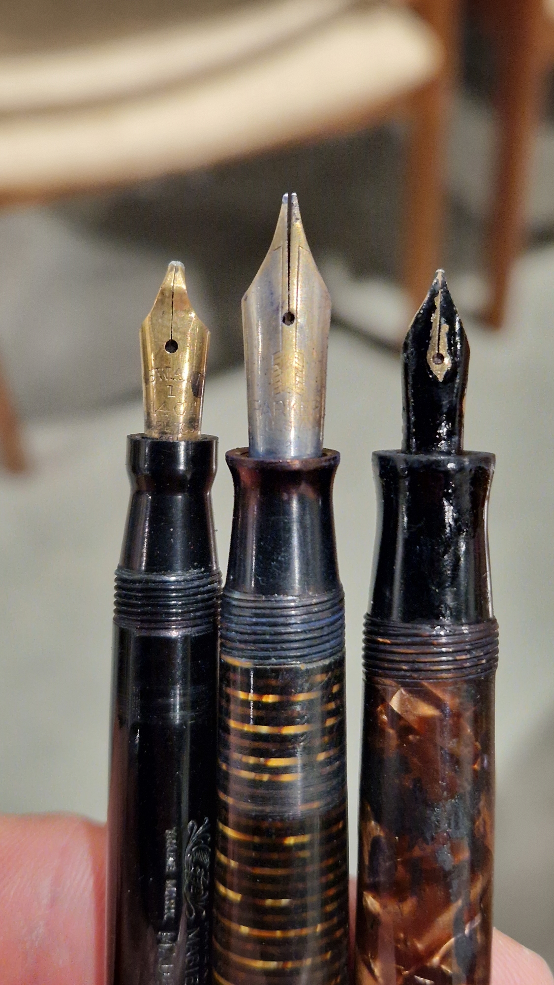 Collection of vintage fountain pens, including: Swan, Quick Drying Ink Co., Mentmore, including 14CT - Image 6 of 7
