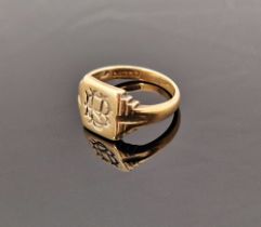 9ct gold gent's signet ring, the rectangular top monogrammed, 6.7g