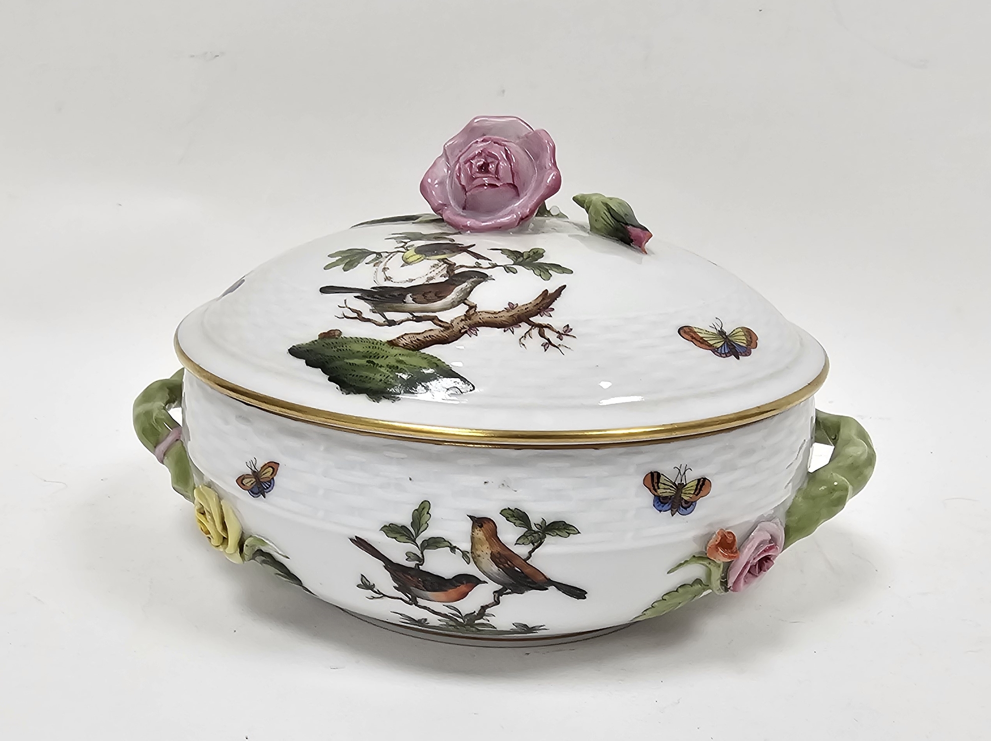 20th century Herend Rothschild Birds pattern circular vegetable tureen and cover, with branch