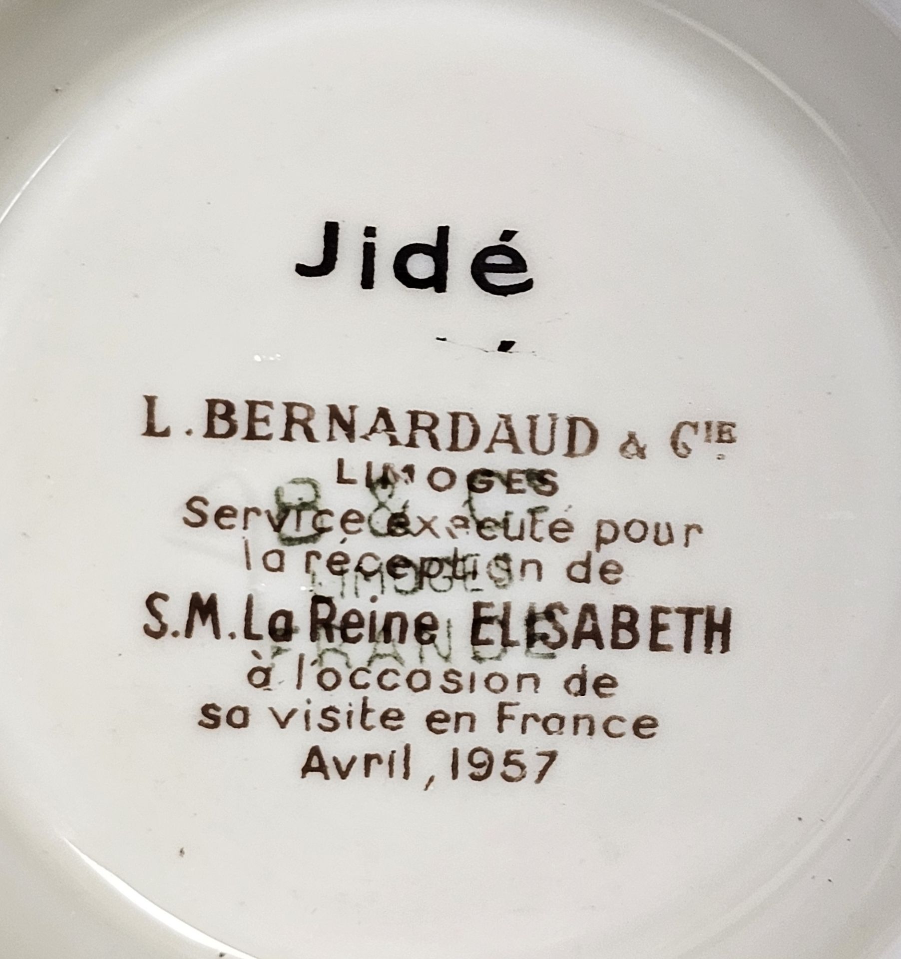 Extensive Limoges Bernardaud (B&C) porcelain 'Elizabeth' Golden Phoenix pattern part dinner and - Image 6 of 13