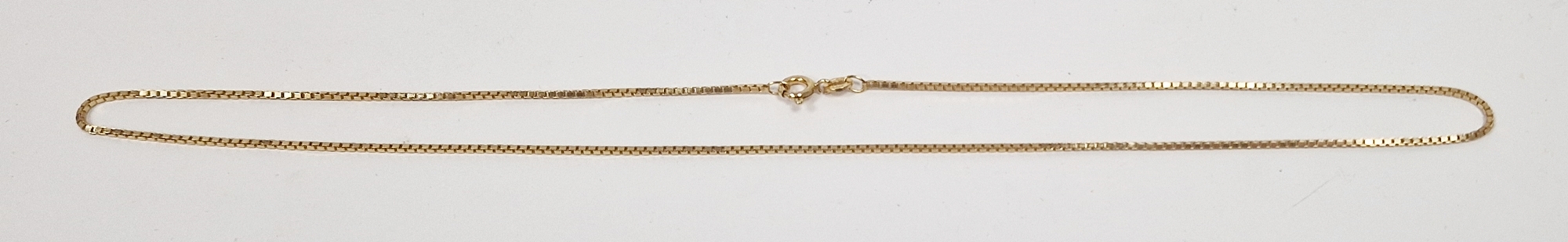 9ct gold box link chain, 3.6g Condition Report Marked 375, length approx 45cm. Photo of marks