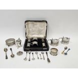 Cased silver condiment set by the Angora Silver Plate Company, Birmingham 1938, comprising two small