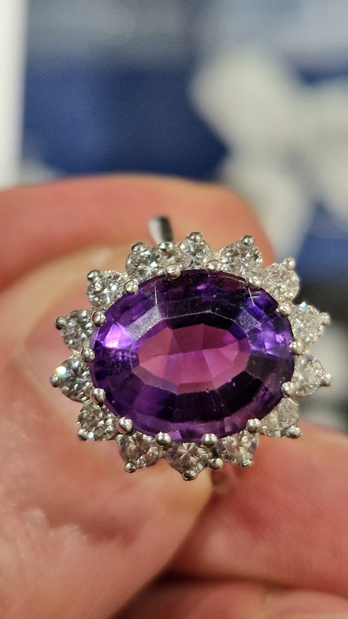 18ct gold, amethyst and diamond cluster ring, the oval amethyst 11.9mm x 9.9mm x 6.4mm deep - Image 5 of 10