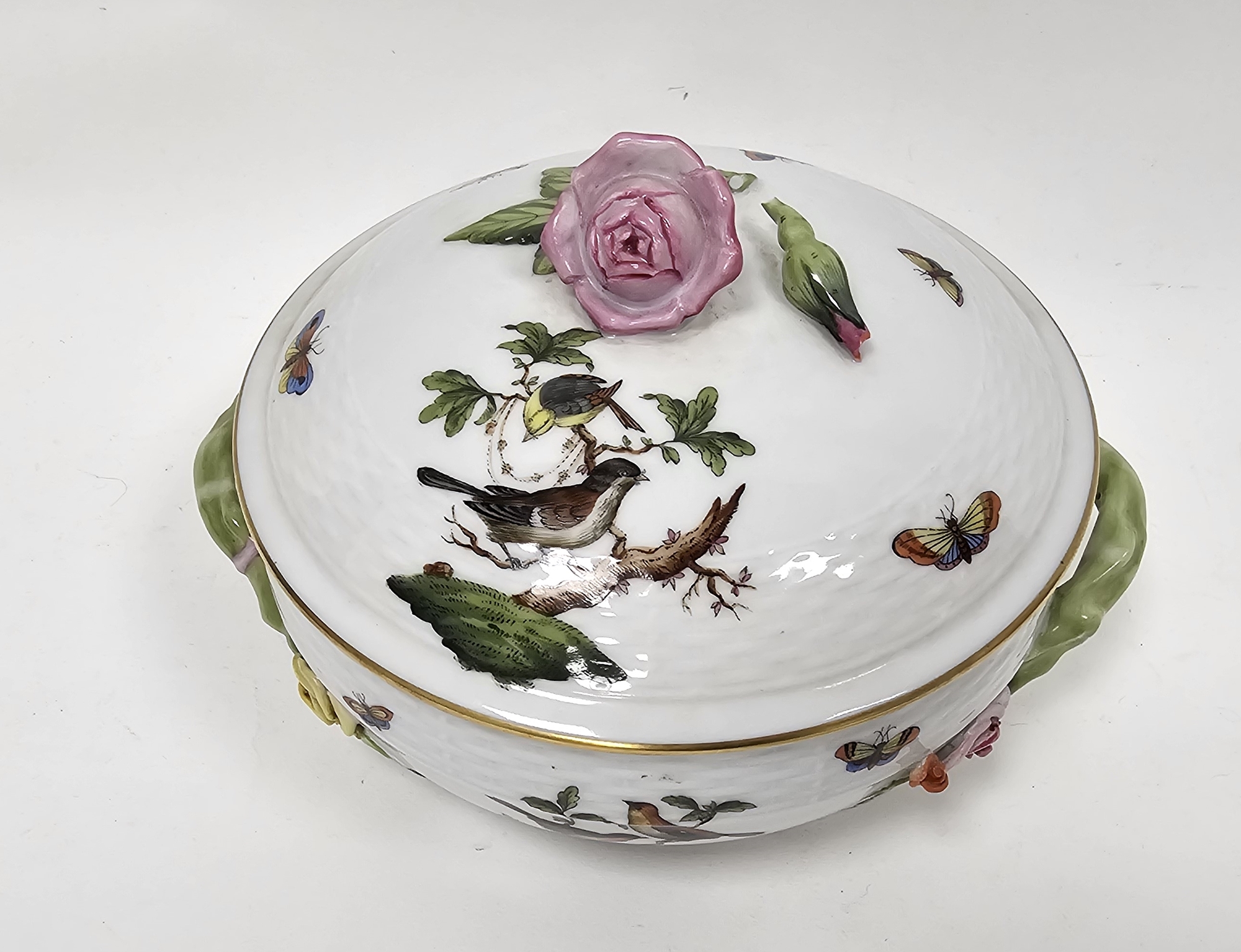 20th century Herend Rothschild Birds pattern circular vegetable tureen and cover, with branch - Bild 2 aus 3