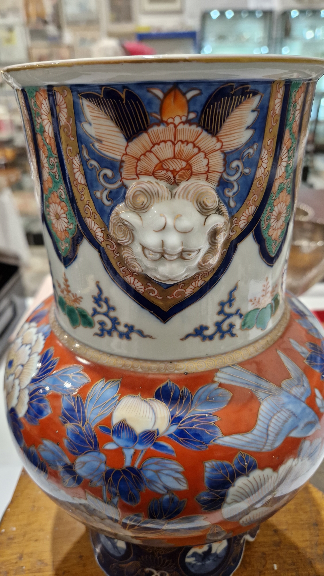 20th century Japanese imari vase, four-character mark in underglaze blue to base, painted with - Image 8 of 13