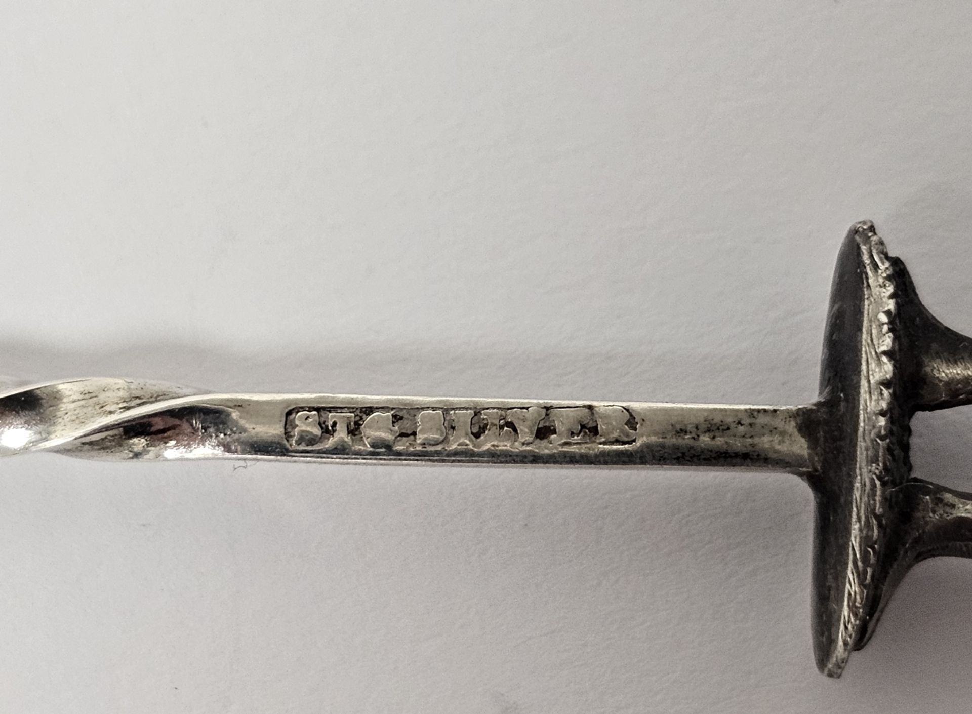 George III silver shovel-shaped caddy spoon, Birmingham 1811 by William Pugh, a white metal silver - Image 3 of 4