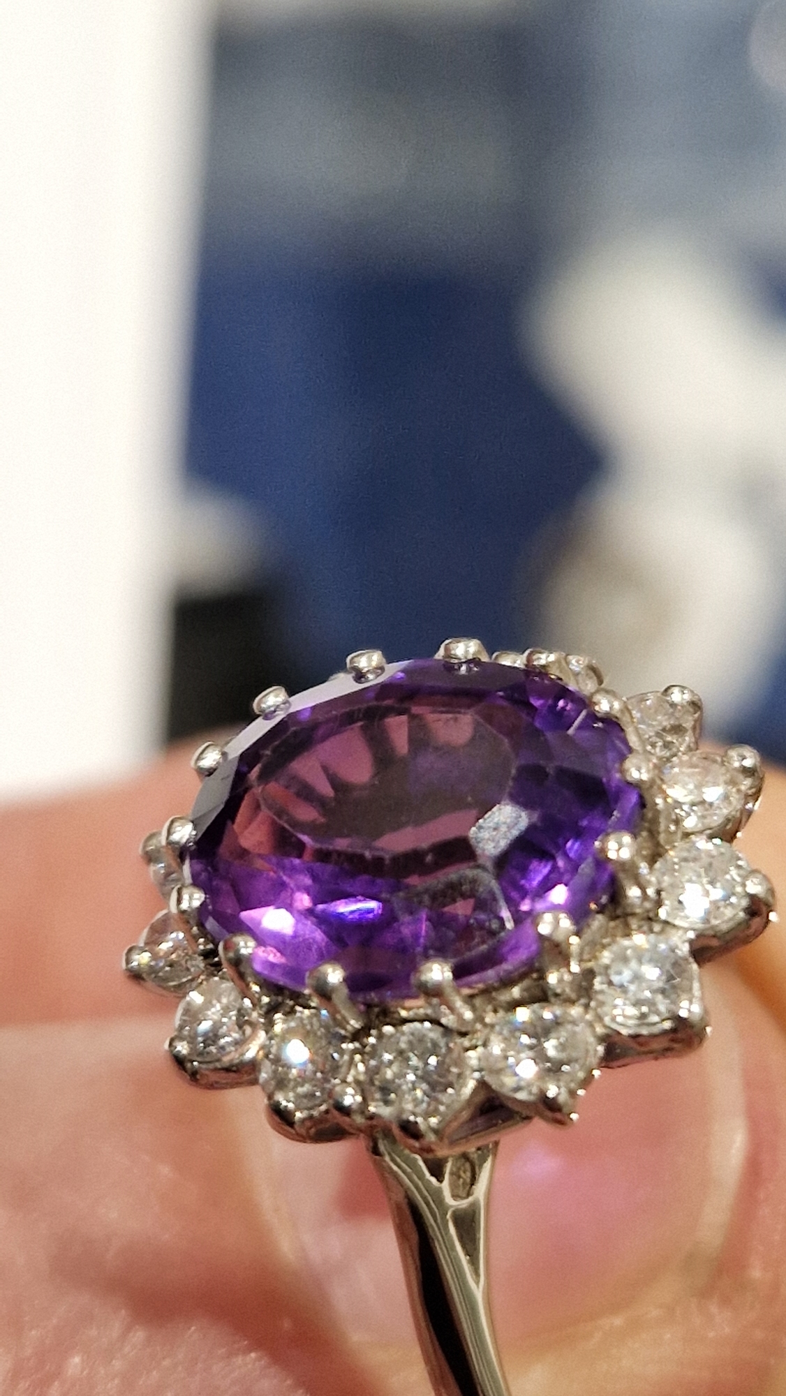 18ct gold, amethyst and diamond cluster ring, the oval amethyst 11.9mm x 9.9mm x 6.4mm deep - Image 6 of 10