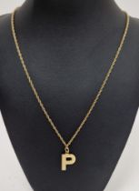 18ct gold Prince of Wales pattern chain necklace, 6g approx. and a gold-coloured metal initial P