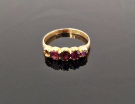 Antique 15ct gold and almandine garnet ring set four graduated stones (one missing)