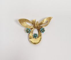 Gold and turquoise bow brooch with three turquoise flowerheads, 6.5g approx.
