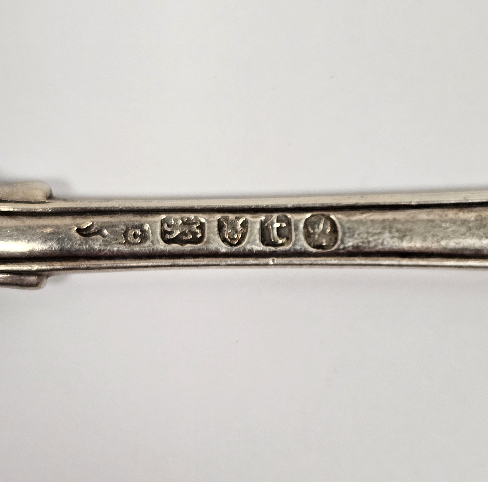 George III silver marrow scoop by Richard Crossley, London 1794, a Queens pattern silver sauce - Image 9 of 9