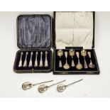 Set of six silver seafood picks, Sheffield 1910, in fitted case, a set of three teaspoons,