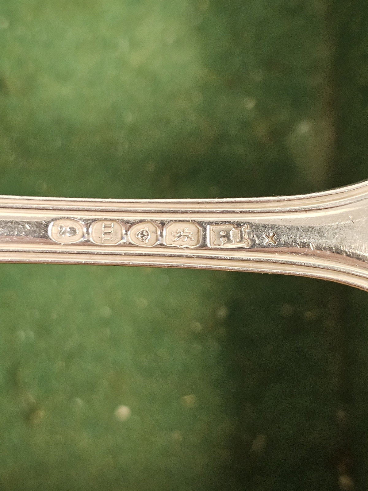 Composite silver fiddle and thread pattern flatware service, mixed dates and makers, comprising five - Image 3 of 3