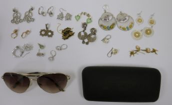 Ronson EPNS table-top cigarette lighter, large quantity costume jewellery and six afternoon tea