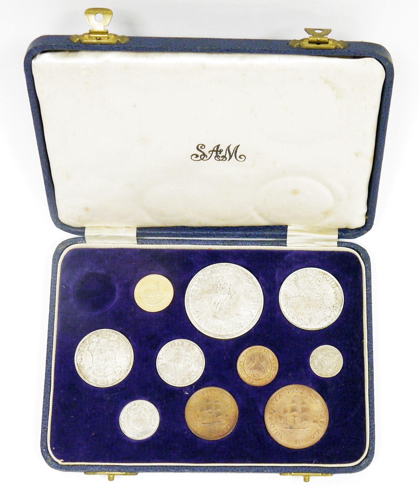 George VI South Africa 1952 coin set, comprising 22ct gold 1/2 rand, silver crown to three pence and - Image 2 of 2