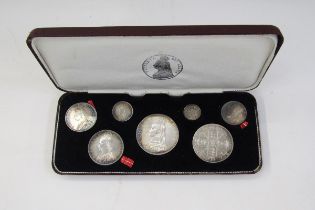 Victoria 1889 specimen set, Crown to Threepence, coins held in hinged box, coins have previously