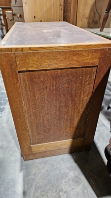 AB Good Furniture Units mid century golden oak desk, the rectangular top inset with brown leather - Image 11 of 48