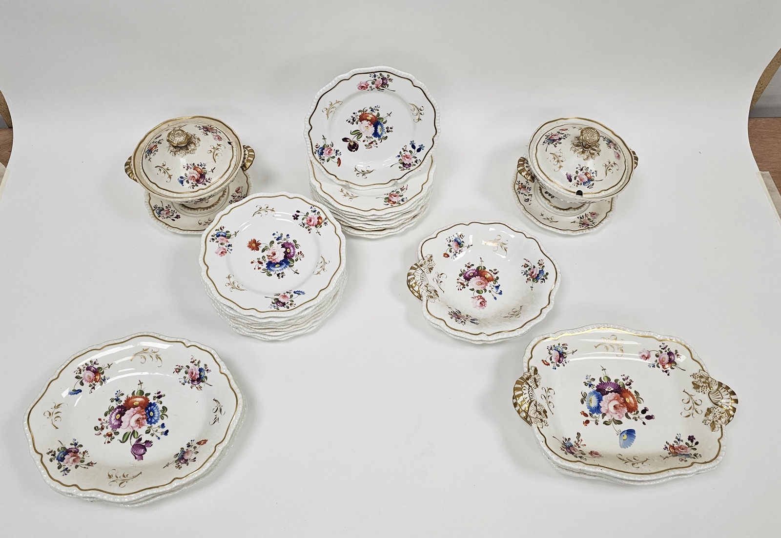 Staffordshire porcelain part dessert service, circa 1825, painted with bouquets of flowers within - Image 5 of 6