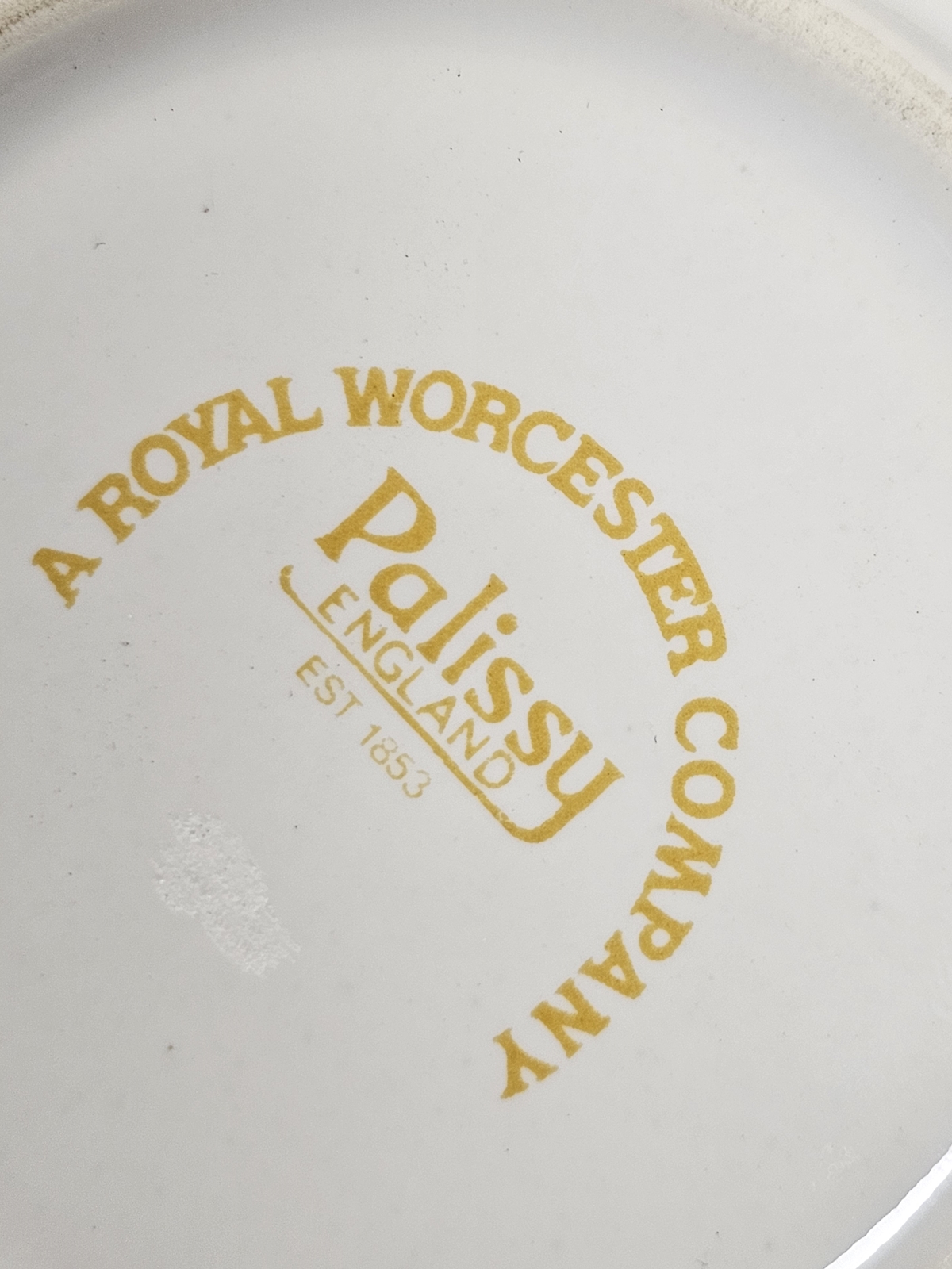 Collection of English pottery royal commemoratives including two Royal Worcester Victorian Jubilee - Image 3 of 10