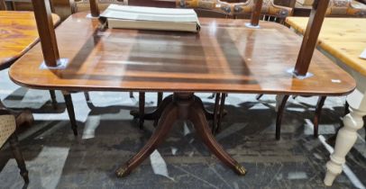 Late 19th/early 20th century mahogany tilt-top breakfast table of rounded rectangular form, 74cm