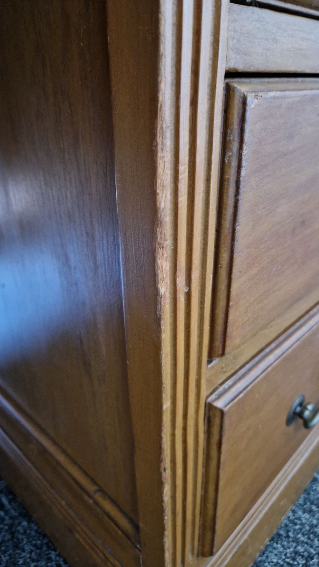 Early 20th century kneehole desk having a central long drawer flanked on either side by four short - Image 13 of 21