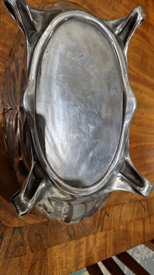 Early 20th century Art Nouveau Orivit pewter fruit dish of oval form, no.2281, with original glass - Image 14 of 18