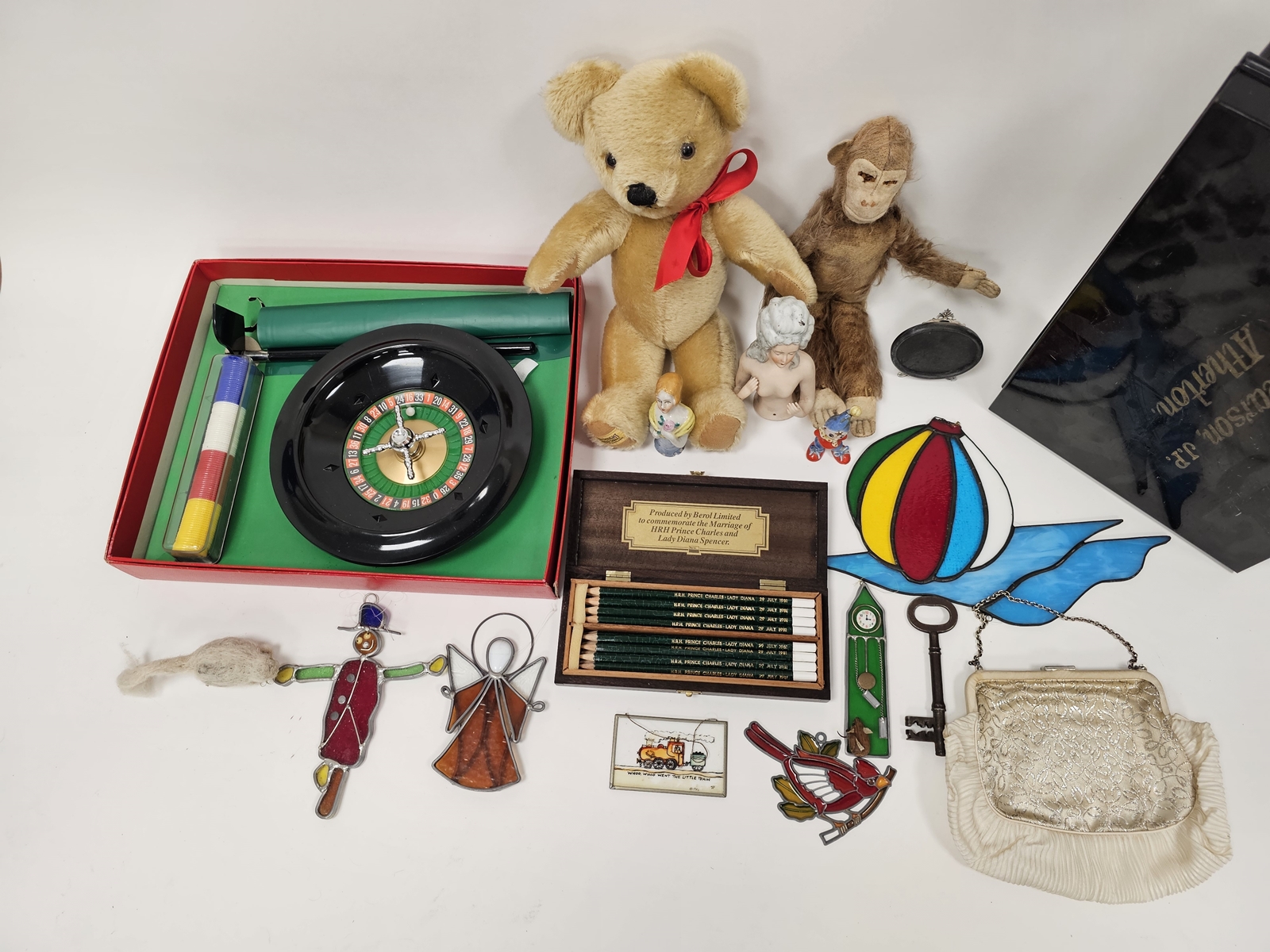 Merrythought gold teddy bear, brown plush and felt soft toy monkey, two porcelain half-figures, a - Bild 4 aus 4