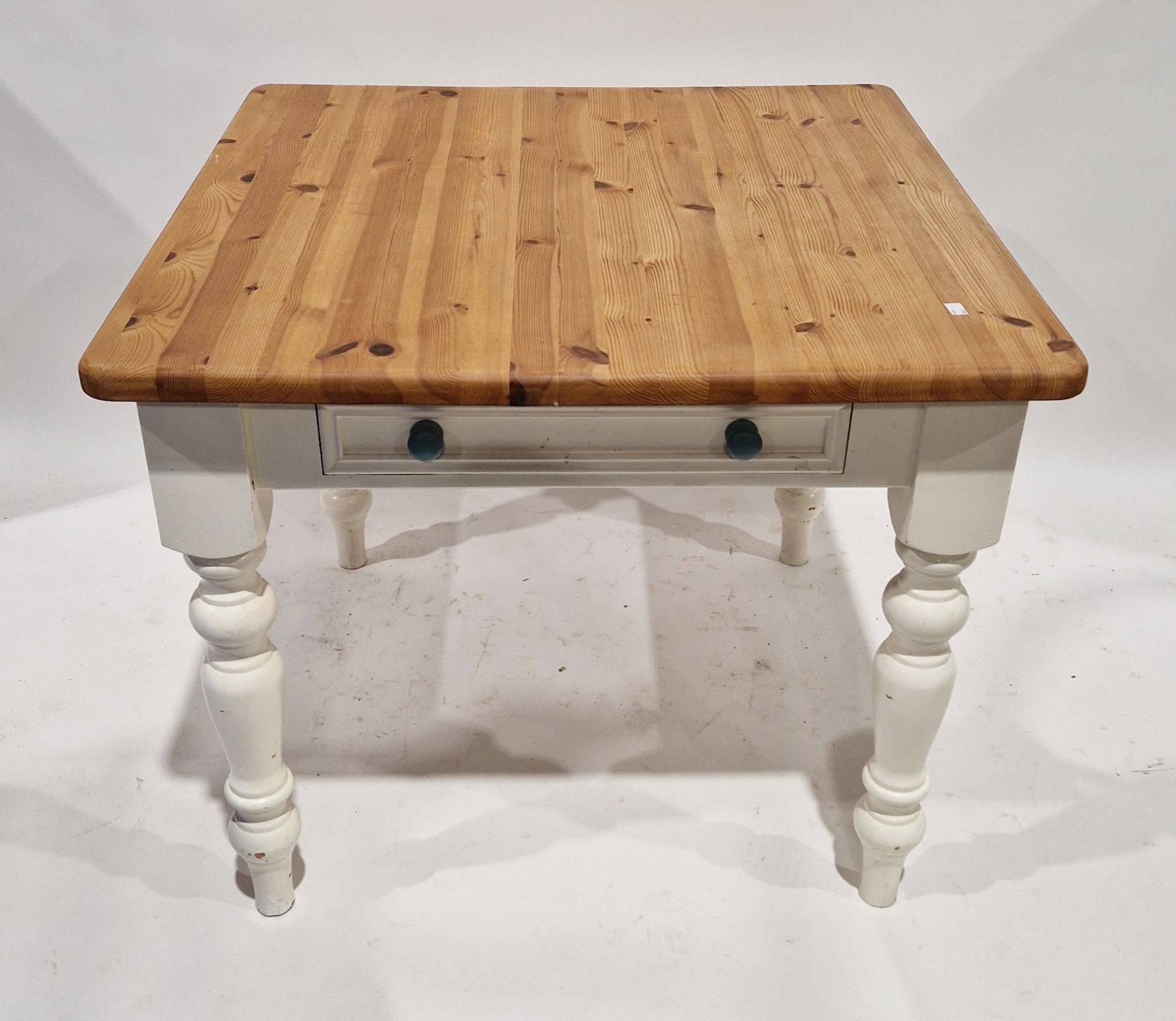 20th century pine breakfast table with white painted legs, 76cm high x 91cm wide x 92cm deep
