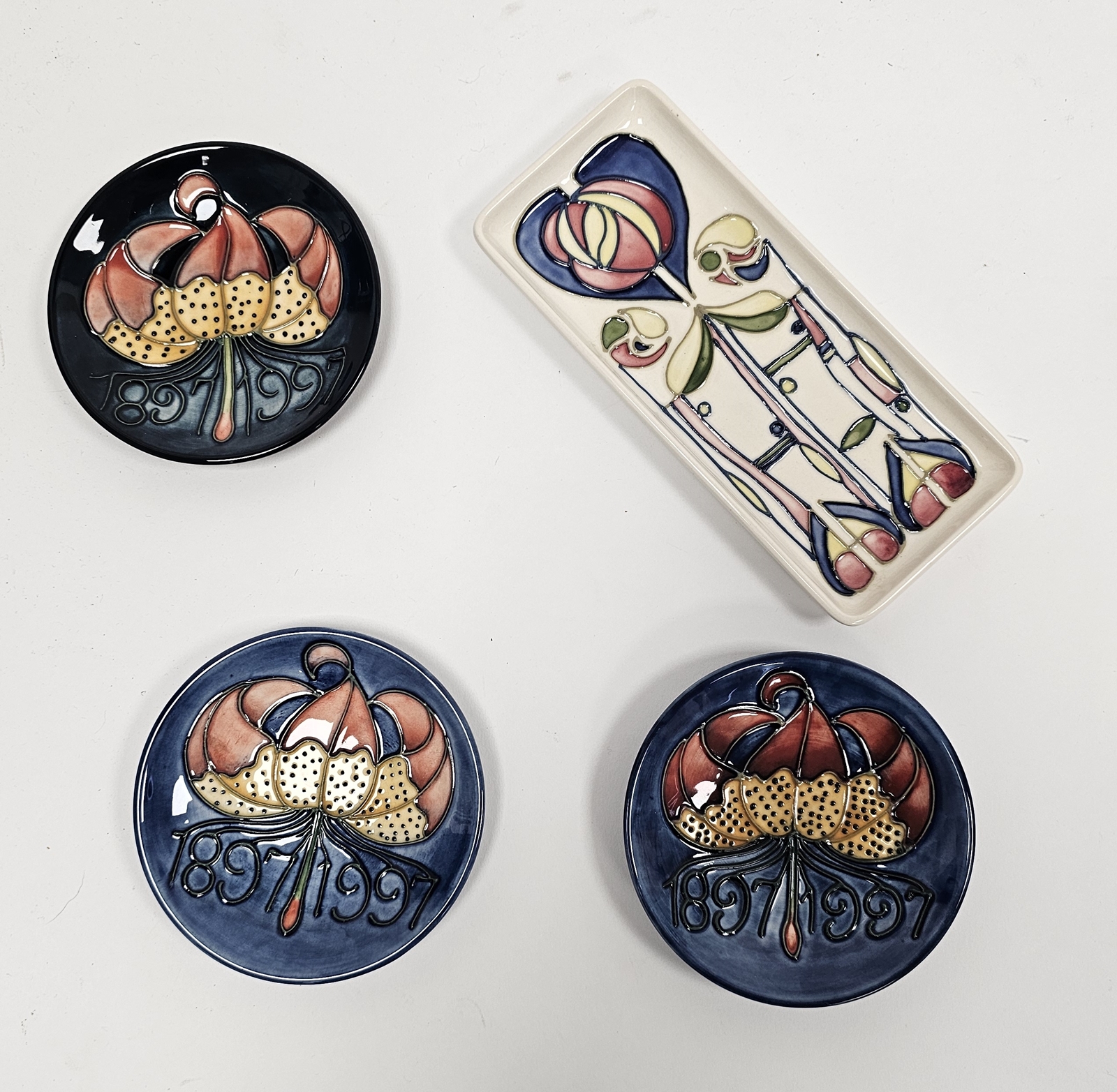 Three Moorcroft commemorative small circular Centenary dishes, boxed, each tube-lined with date - Image 7 of 12