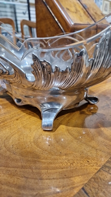 Early 20th century Art Nouveau Orivit pewter fruit dish of oval form, no.2281, with original glass - Image 2 of 18
