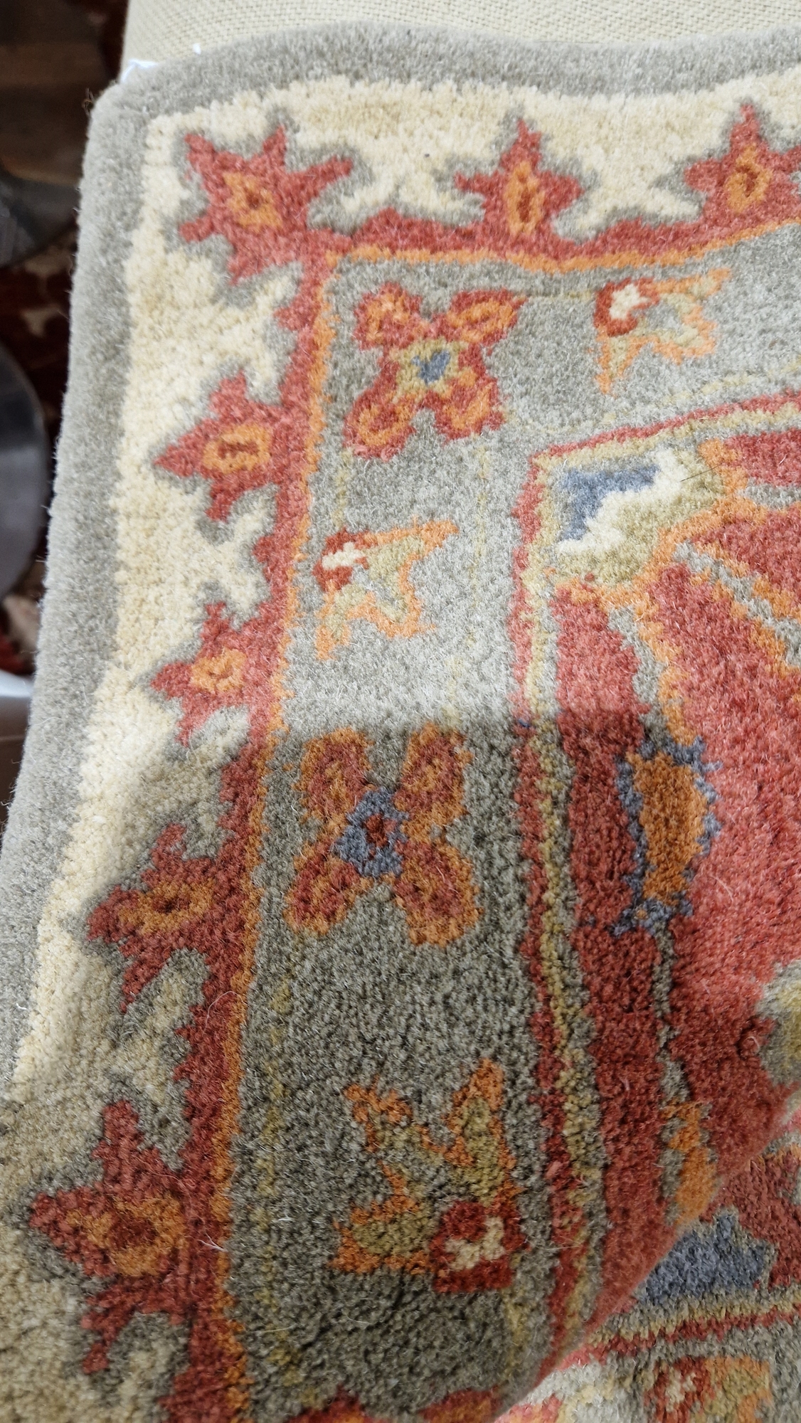 Large wool carpet of revived Eastern style, having stiff leaf and floral spray iron red border and - Bild 7 aus 22