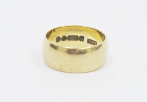 9ct gold gent's wedding band, gross weight 5.6g approx. (size O)