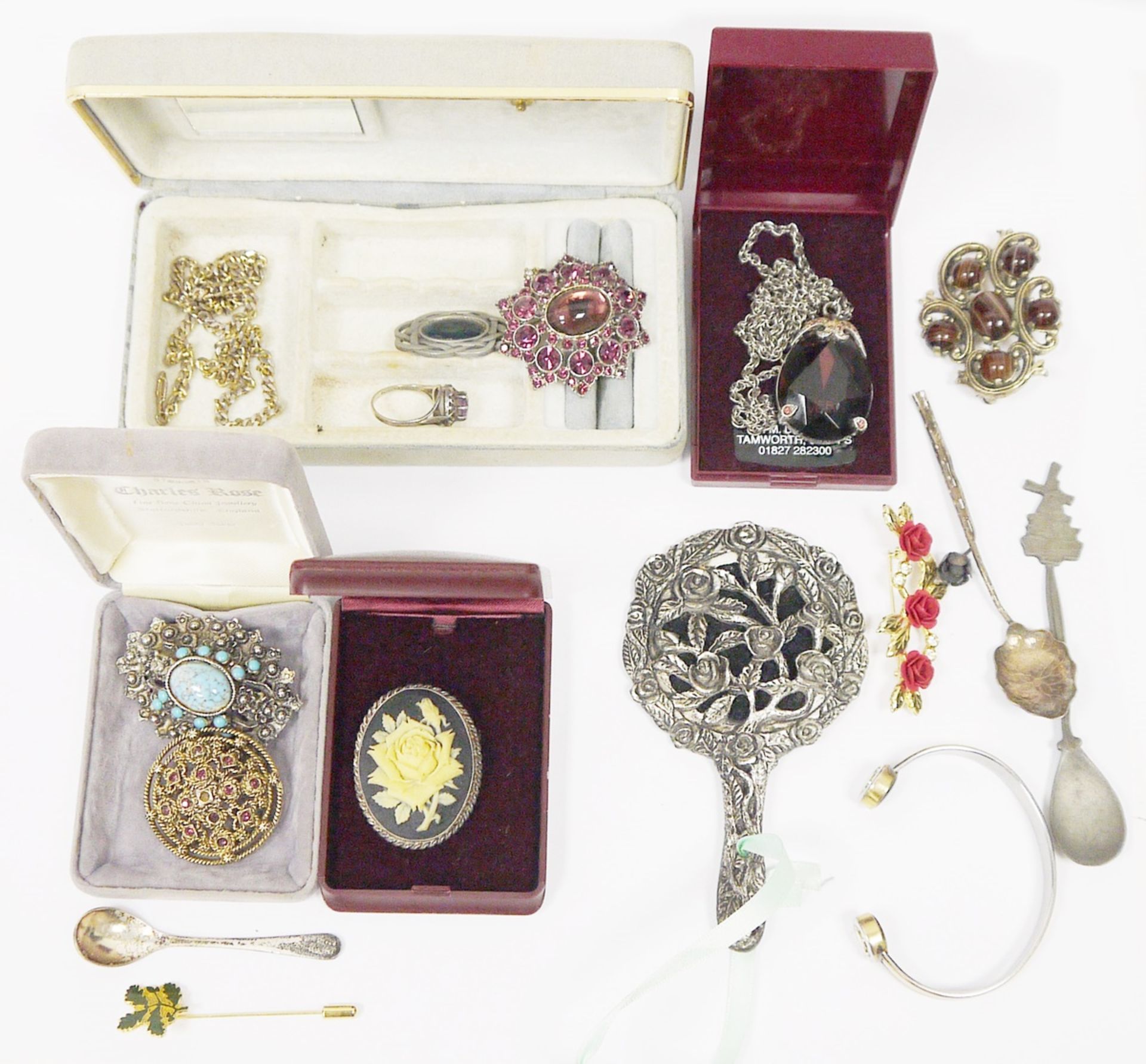 Assortment of costume jewellery to include necklaces, bangle, watches, etc