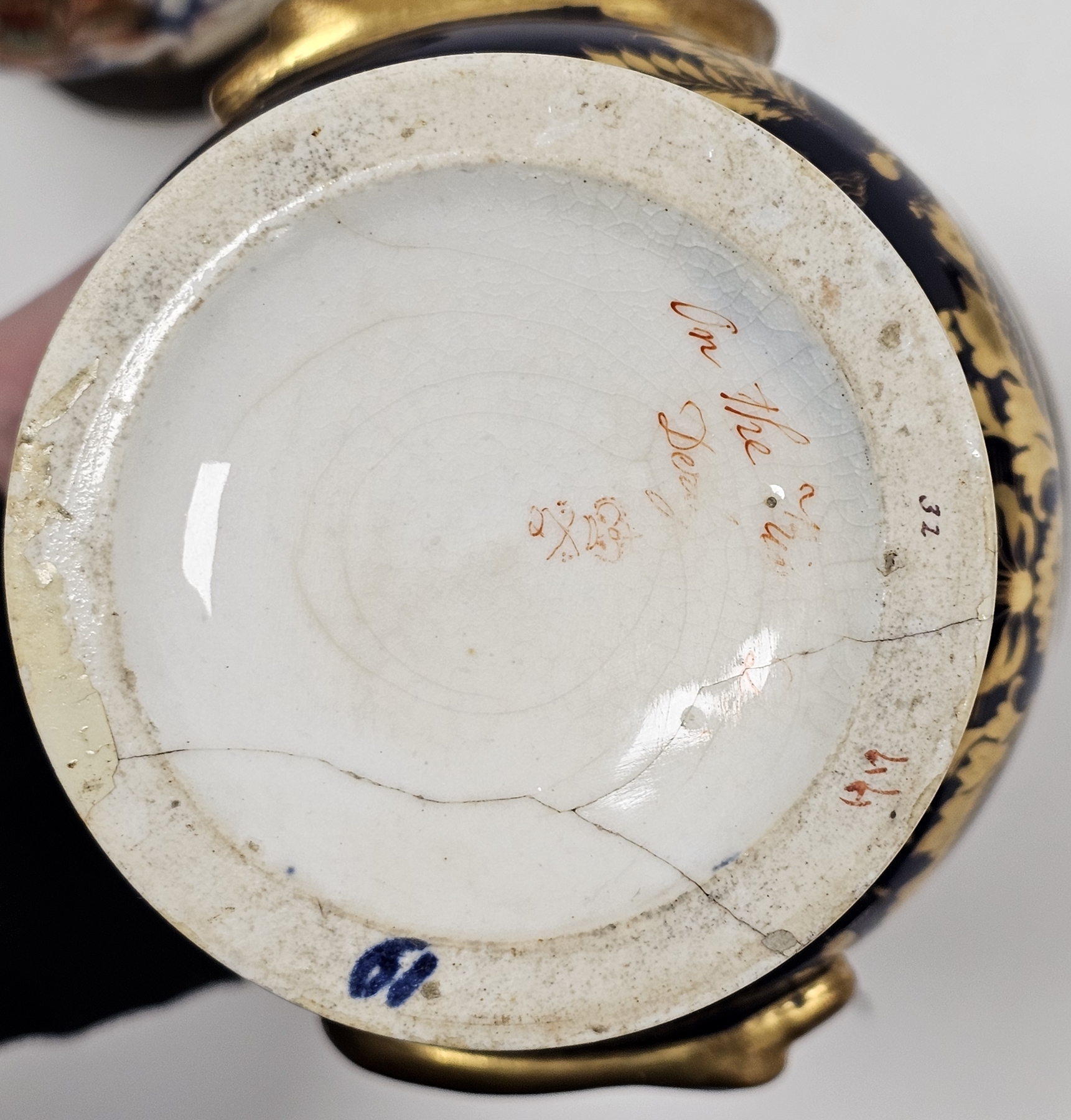 Three Derby porcelain vases, circa 1820, two with iron red cross batons D marks, comprising a - Image 4 of 10