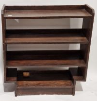 Mid 20th century oak four-shelf bookcase with cut away base, 93cm high x 85cm wide x 28cm deep