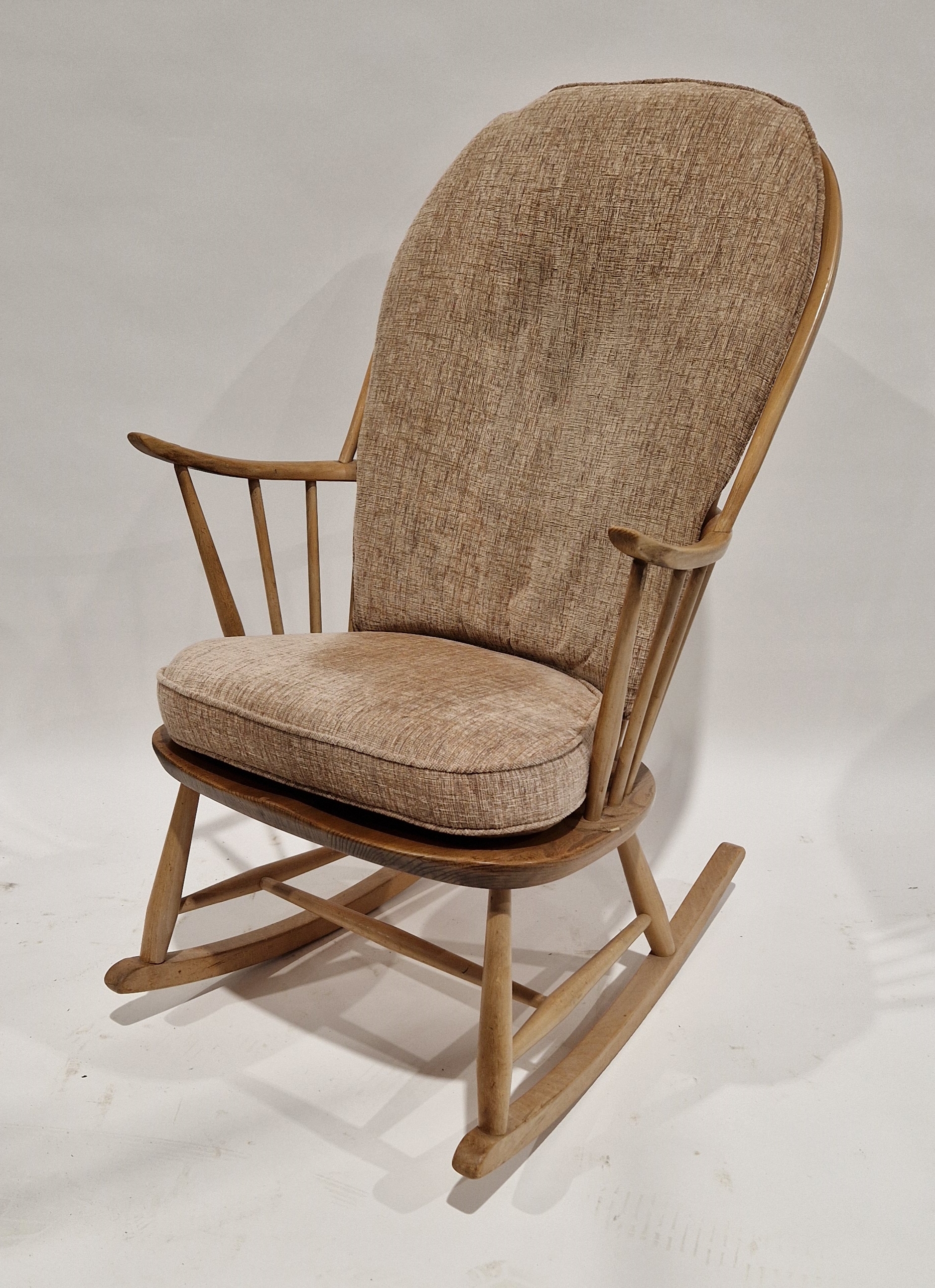 Ercol comb-back double bow "Chairmakers" Windsor rocking chair, the chair raised on sleigh runners - Image 2 of 2