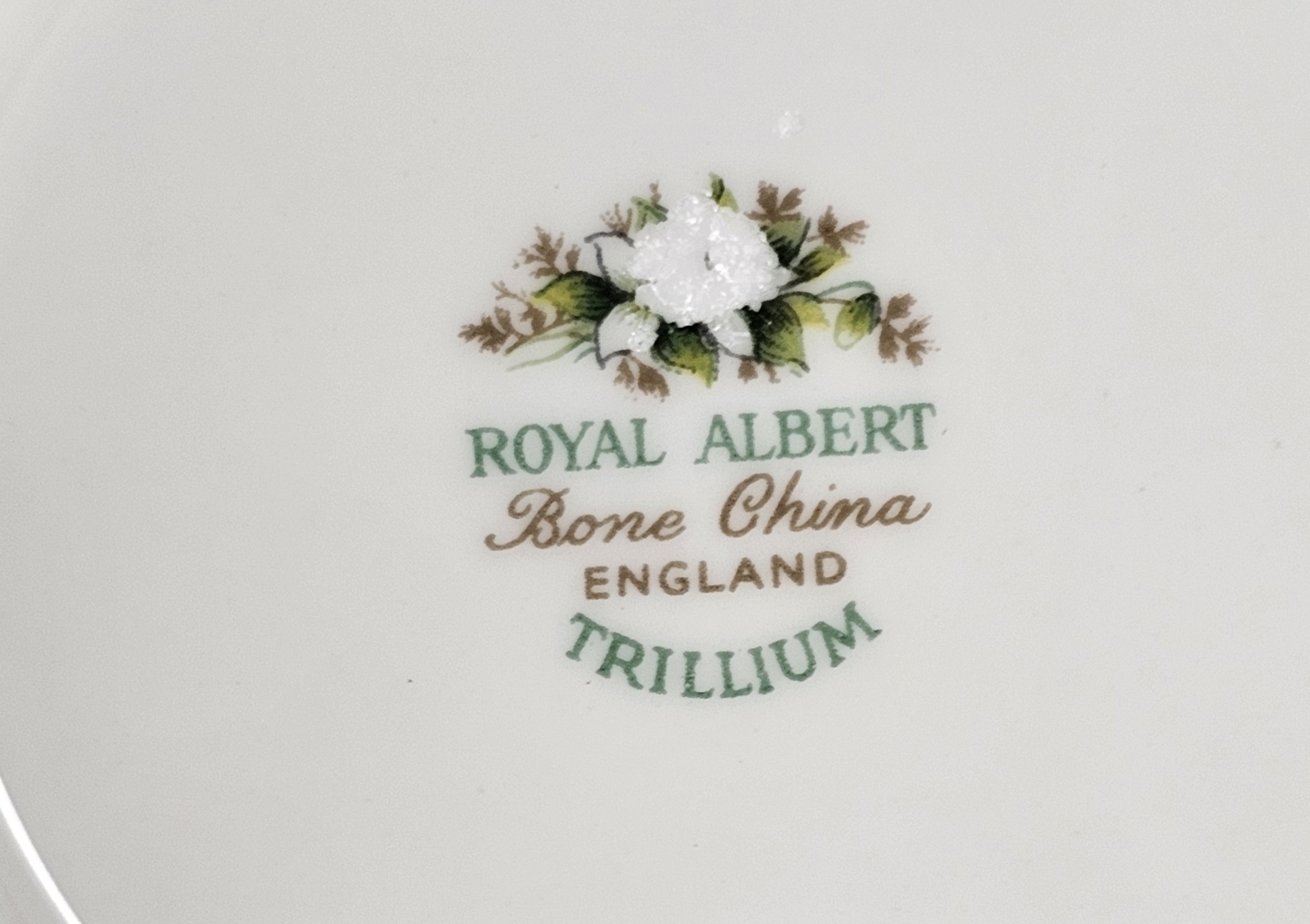 Royal Albert composite bone china Trillium part tea and dinner service, printed factory marks, - Bild 2 aus 5