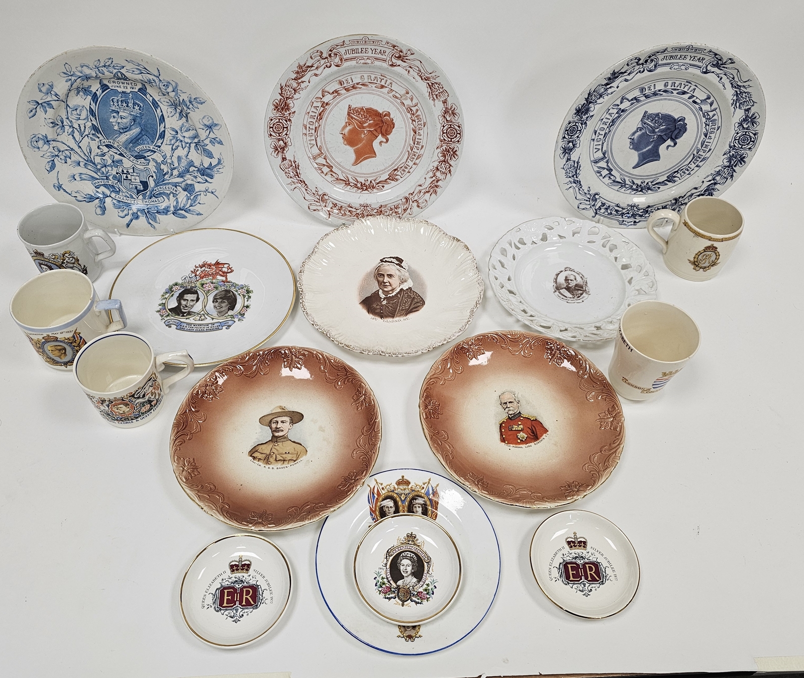 Collection of English pottery royal commemoratives including two Royal Worcester Victorian Jubilee - Image 2 of 10