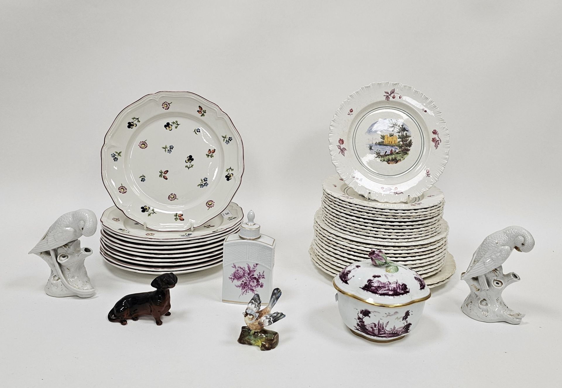 Villeroy & Boch Petite Fleur pattern collection of 10 dinner plates, printed factory marks, a