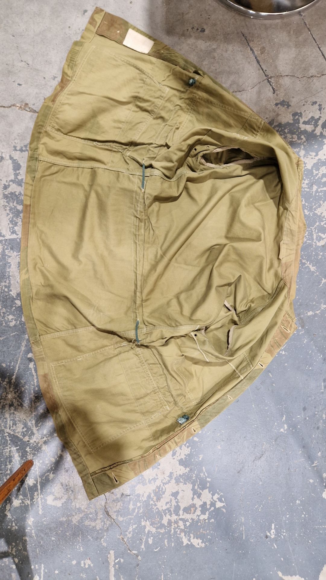 1950's Rhodesian combat jacket and a 1970's camouflage jacket (2)  Condition Report Photos uploaded - Image 3 of 6