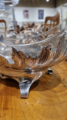 Early 20th century Art Nouveau Orivit pewter fruit dish of oval form, no.2281, with original glass - Image 7 of 18